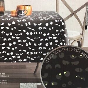 Lunaville Halloween Tablecloth Glow In The Dark Eyeballs 60”x84” Black White NWT